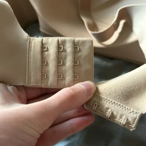 Soma Vanishing Back Wireless Full Coverage Bra Nude Size 34DD