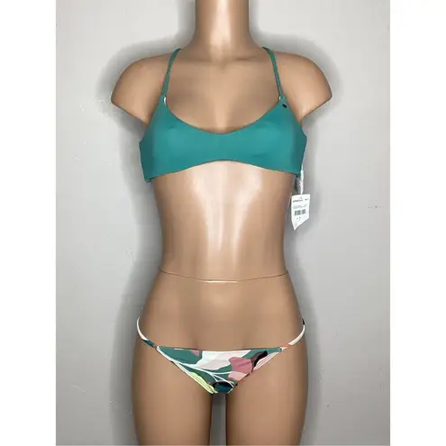 O'Neill New. O’Neill soft green bikini. S/M. Retails $89