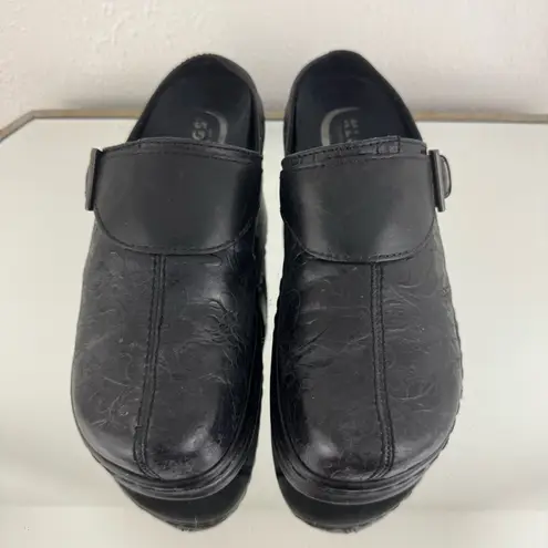 KLOGS Footwear Black Leather Flower Embossed Austin Oil & Slip Resistant Clogs Size 8.5