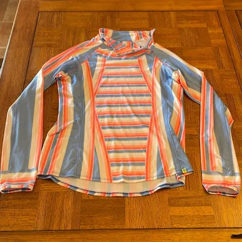 lucky in love UV protection long sleeve pullover size M