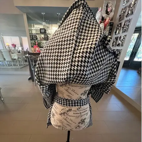 SheIn Amazing  Houndstooth Thick & Heavy Cape/Jacket/Peacoat