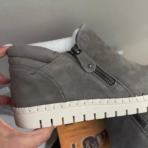 Bella Vita Womens Camberly Ultra Flexible Booties Double Zipper suede Booties