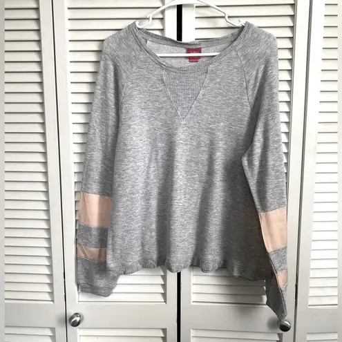 Daytrip Crewneck Sweatshirt with Satin Sleeves Medium