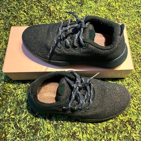 Allbirds Woolrunner Mizzles Womens size 6, Deep emerald ( Rugged khaki) sneakers