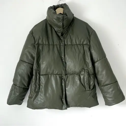 Bagatelle  NYC Oversize Puffer Jacket Olive Green Pleather Coat Snap Women’s XS