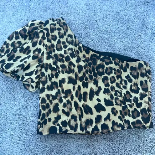 DO+BE   CHEETAH PRINT one shoulder cropped top. Puffy sleeve. SO CUTE