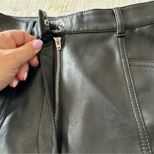 Wilfred Rebel Faux Leather Pants size 6 Aritzia Black Vegan Straight Leg