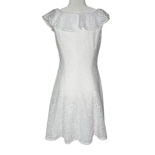 Sandra Darren 10 Lace Ruffle Dress White Textured Sleeveless Stretch Knee Length