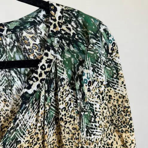 Fig And Flower XL Animal Print Green Tan Top Scoop Neck Relaxed Fit Pullover