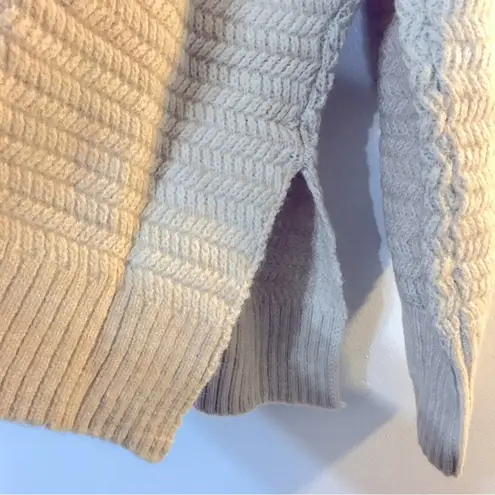 Dokotoo Beige Lace V Neck Ribbed Pullover Sweater Size M