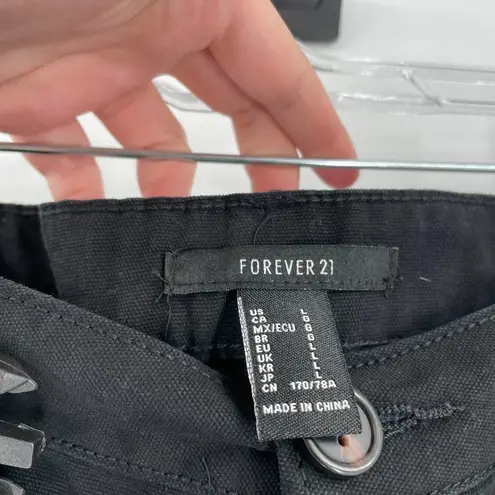 Forever 21 NWT  Skinny Jeans With Snap Buckle Belt Black