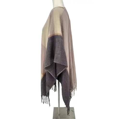 Woolrich Sweater Poncho Women's One Size Plaid Shawl Open Fringe Cardigan Top