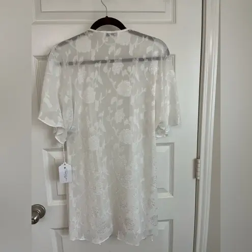 In Bloom Sheer White with Floral Texture and Lace Trim Kimono Robe Size XS - S - Image 9