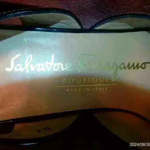 Salvatore Ferragamo Salvatore Ferragmo Womans 7B Black gloss shoes