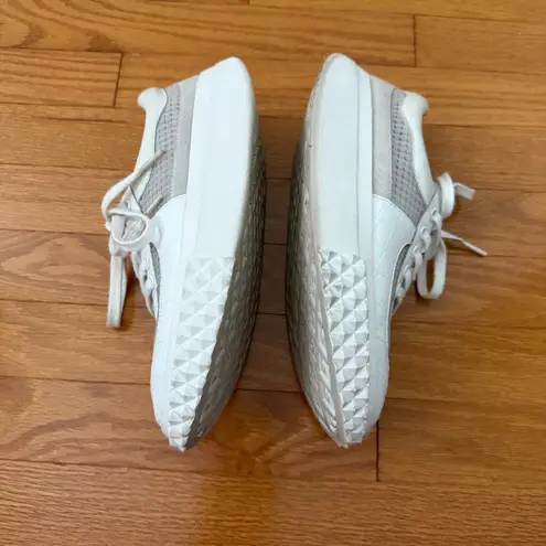 4ccccees Billow Moon Sneaker in White Embossed Leather Size 9