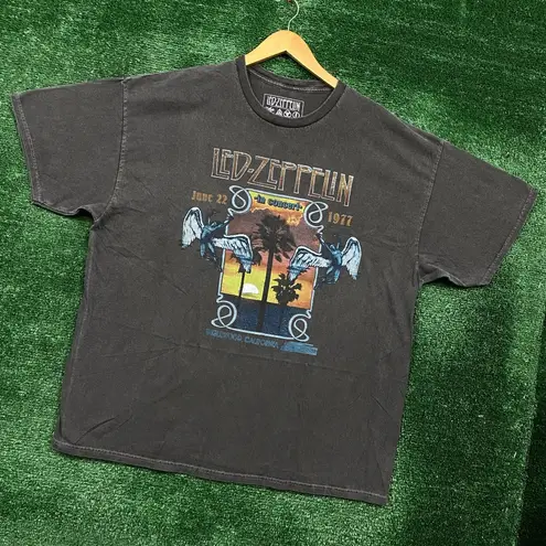 Led Zeppelin In Concert 1977 Rock Band T-Shirt Size 0X/1X