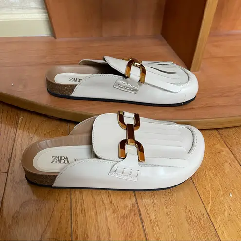 ZARA  Womens Beige Cream leather mules sandals with tassels & gold chain Sz 38