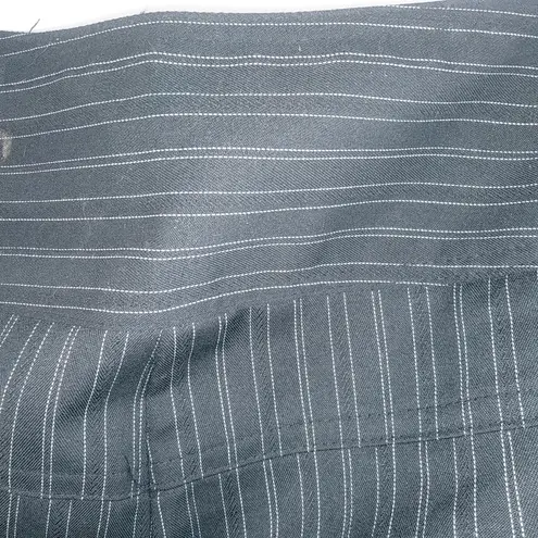 Tracy Evans  9 32x19 Black Pinstripe Capri Pants