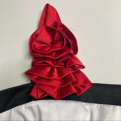 Mystic ,Women’s/Juniors,Size XXS/XS,Prom/Homecoming Dress, Black& White,& red bow