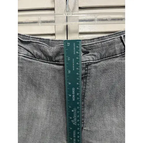 Riveted Denim Jean Shorts Gray Med Wash Size 12M High Rise Zip Pockets