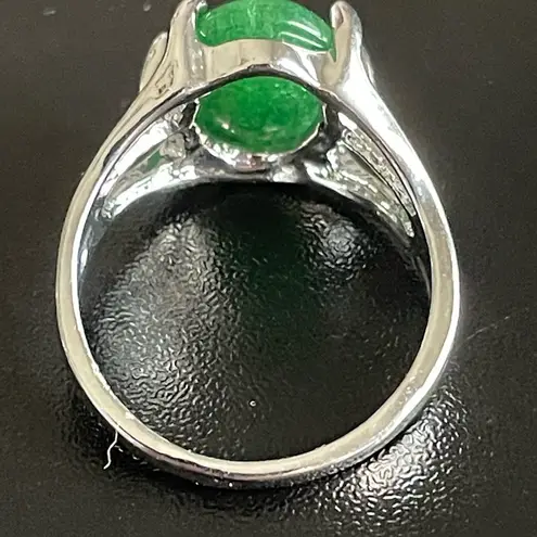 Size 8 green jade ring
