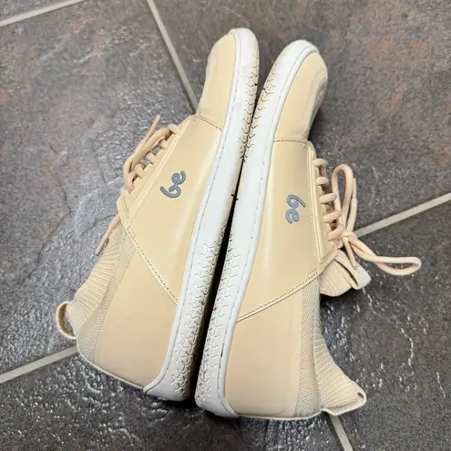 Be Lenka Barefoot Sneakers Swift Womens Shoes Lace Up Beige Cream US 7 EU 39 White