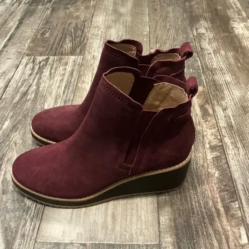 Women's Burgundy Suede Wedge Ankle Boots Size 8.5 Red