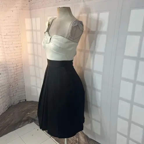 Max and Cleo Black White One Shoulder Pleated Fit & Flare Formal Dress Size 4