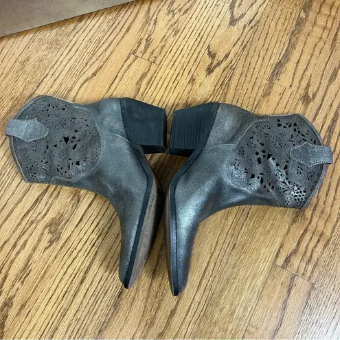 Donald J Pliner | Pewter Tumbled Brush Off Western Cowgirl Boots Size 7.5 Silver