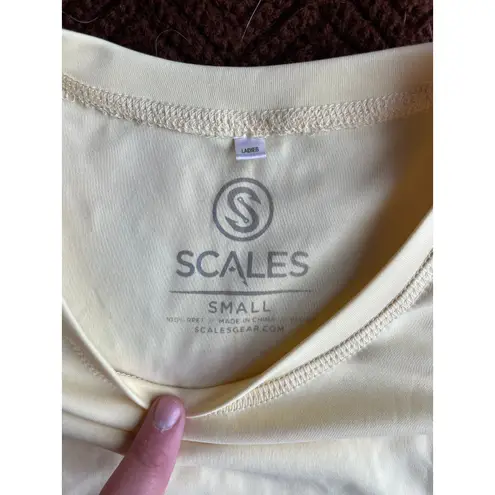 Scales Butter Yellow Long Sleeve Pro Performance Fishing Top sz Small