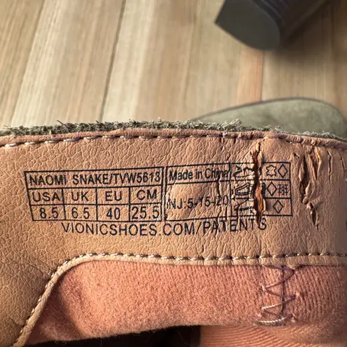 Vionic Naomi Snake Print Suede Ankle Boots Olive Green Buckle Accent Size 8.5