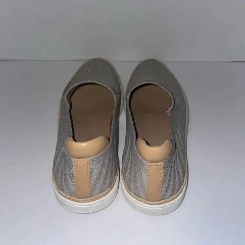 UGG Sammy Sneaker chevron metallic slip on shoe size 7.5‎ Tan