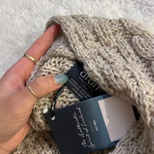 Aran NWT Women's Made in Ireland Pancho 100% New Wool One Size Beige Knit