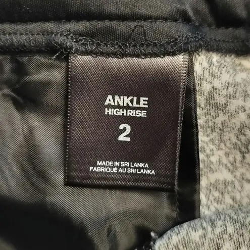 EXPRESS  Size 2 Ankle High Rise Tie Belt Waist Black White Print Pants