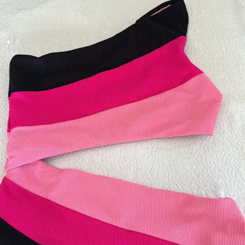 Beach Riot Joyce One Piece Amour Colorblock, size Medium , BRAND NEW, $168