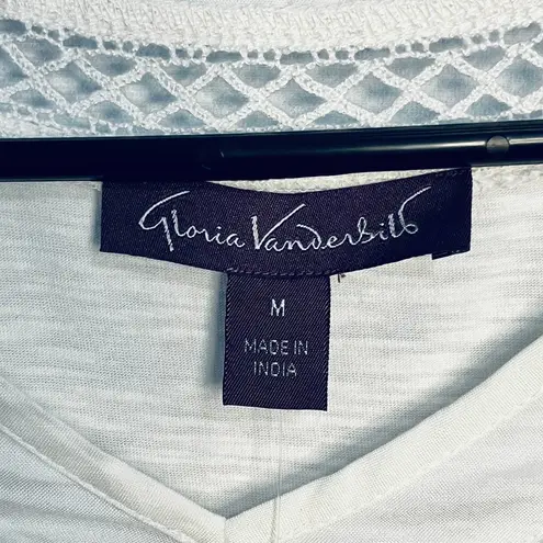 Gloria Vanderbilt White Short Sleeve V-Neck Shirt New M