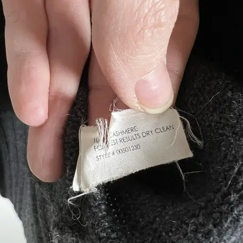 Club Monaco Cowl Neck 100% Cashmere Sweater Women’s Size XS Quiet Luxury Gray