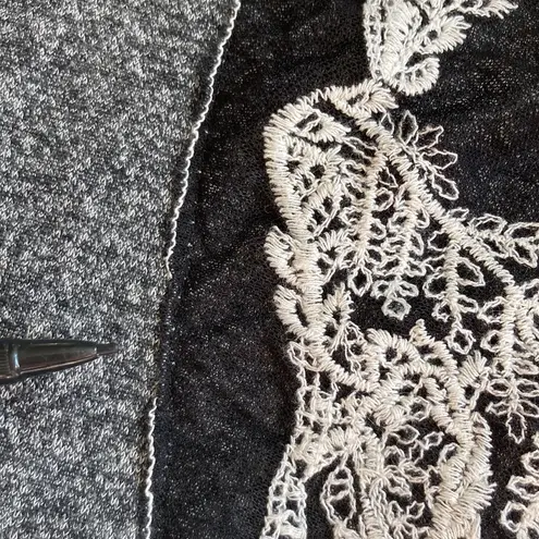 Black Bead | Stitched Skull Sweatshirt sz Small