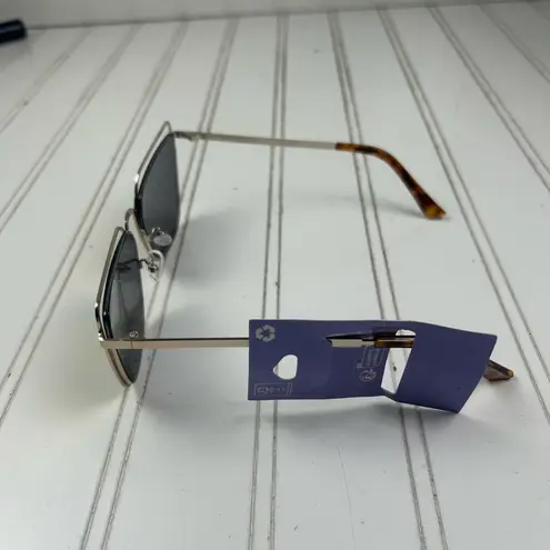 Claire’s Gold Metal Cat Eye Sunglasses with Mirrored Lenses – Women’s