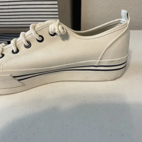 Disney POOH Sneakers  SIZE 8.5 Slip On Womens Embroidered