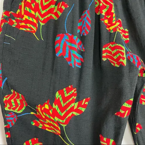 Beachy Leaf Pattern Pants Tapered Black Bright Elastic Waistband Casual Playful Size M