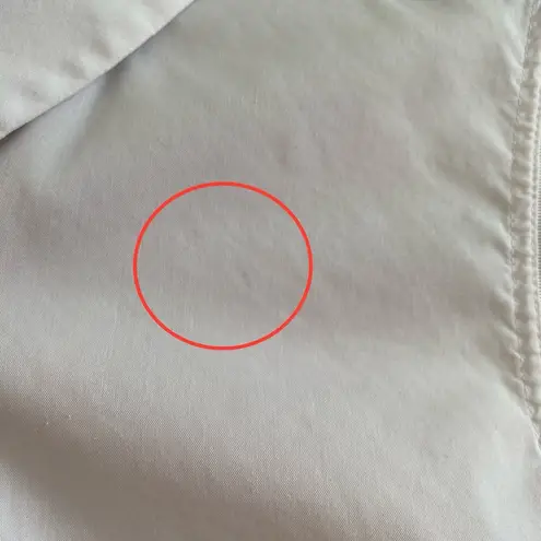 Lafayette 148 New York White Collared Blouse Size 4 (FLAW)