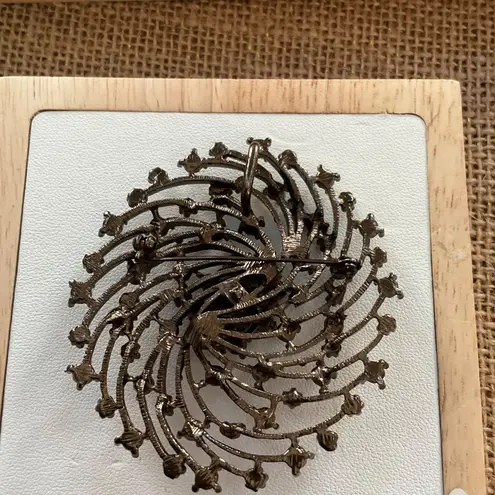 Simply Vera, Vera Wang Simply Vera Wang Rhinestone Spiral Brooch Pin Jewelry With Crystal Stones & Meta