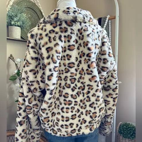 Victoria's Secret Victoria’s Secret ‘Know One Cares’ Faux Fur Leopard Print Zip Up Crop Jacket