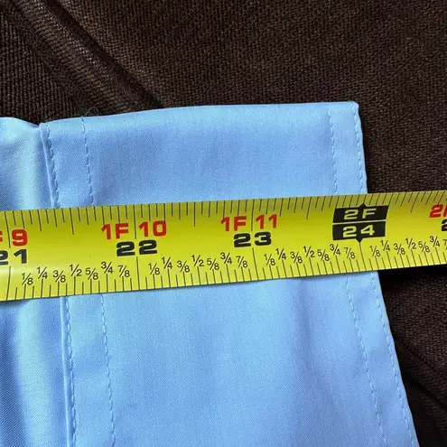 Liz Claiborne  NWT Light Blue Button Down Long Sleeves Top Wrinkle Free SZ M