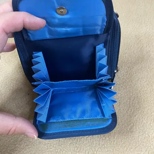 Vintage Lug Zip Around Wallet Blue Quilted Pocket Card Holder Organizer GUC*FLAW