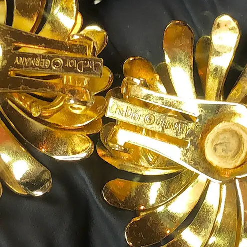 Christian Dior DIOR Radiant Gold Floral Vintage Clip-On Earrings