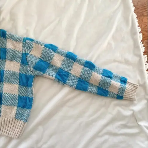 blue and beige cream knit gingham Subdued sweater medium