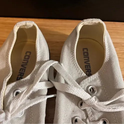 Converse  Light Gray Sneakers Size‎ 8.5