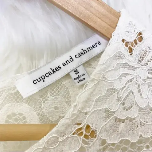CUPCAKES & CASHMERE Shea White Lace Mini Swing Dress